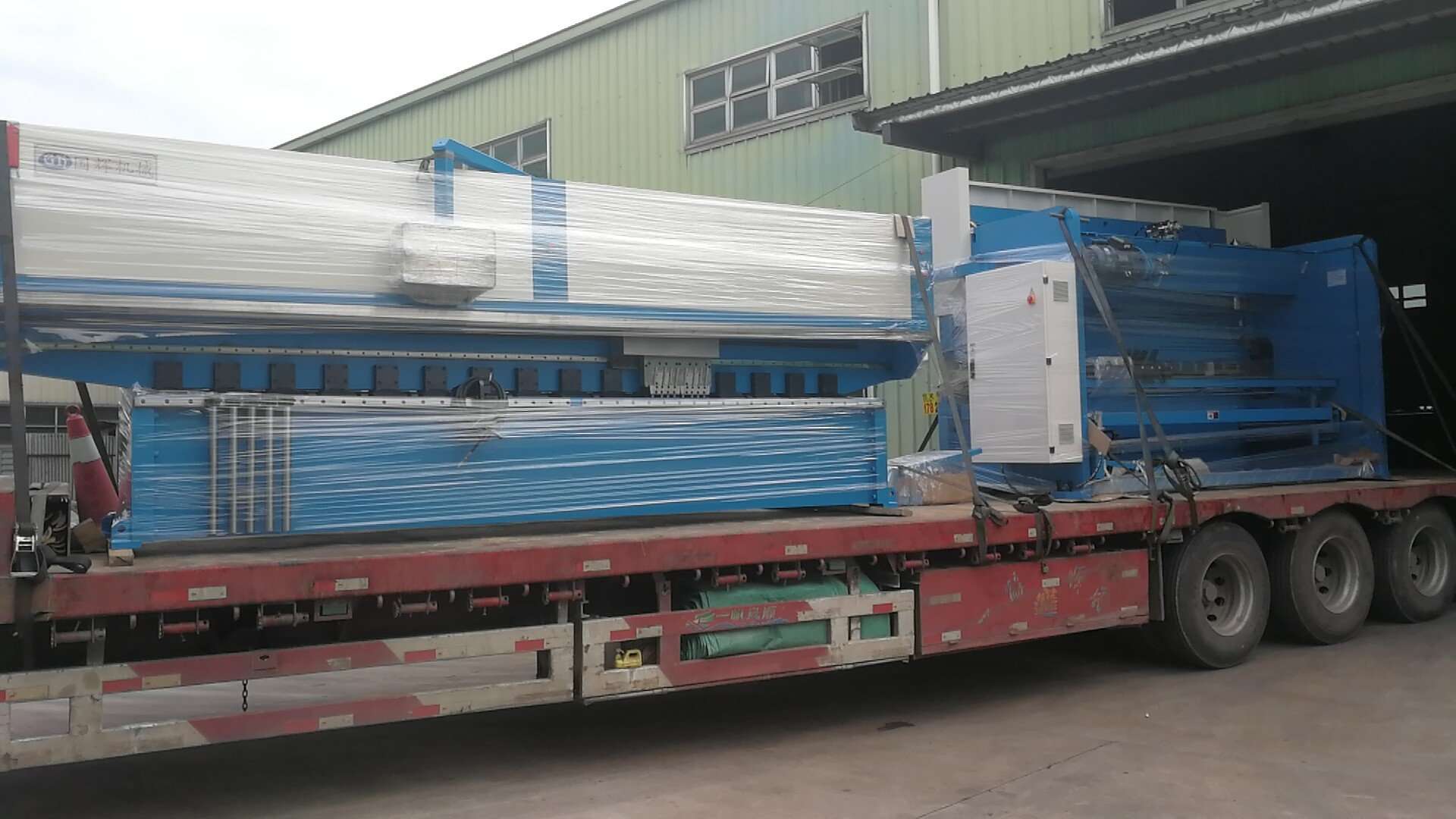 四米刨槽機(jī)&折彎?rùn)C(jī)  全套發(fā)往佛山客戶