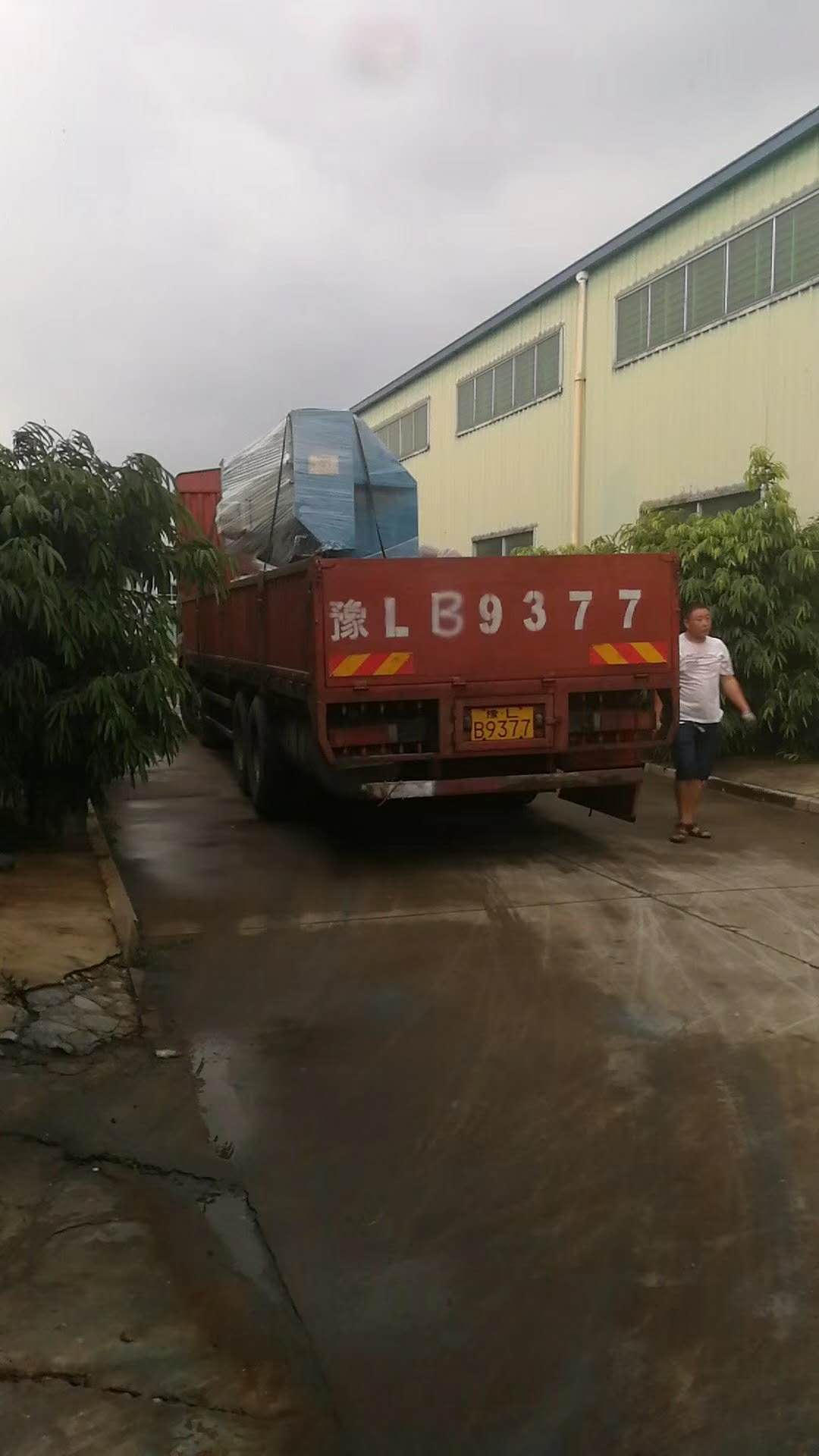 名牌國(guó)輝刨槽機(jī)送至民牌不銹鋼廠