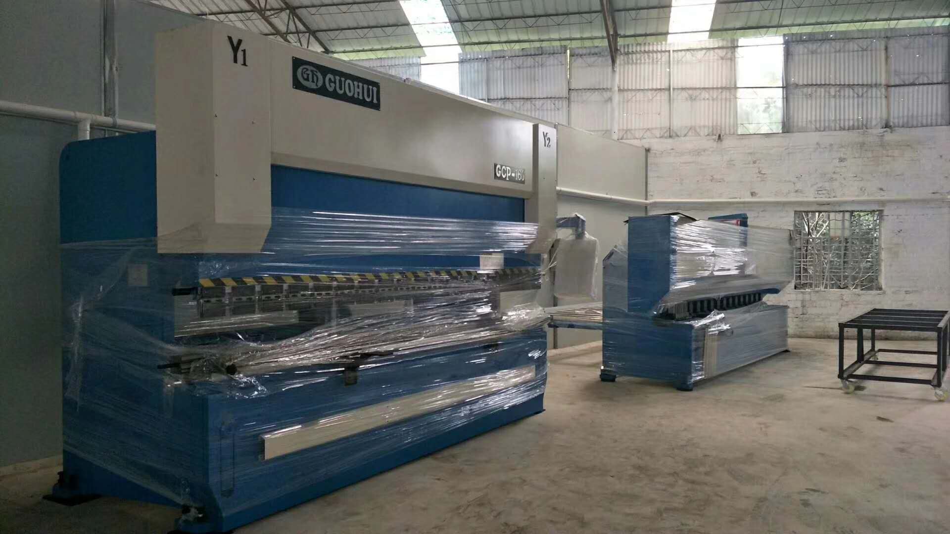 十月，金秋送爽，國輝送機